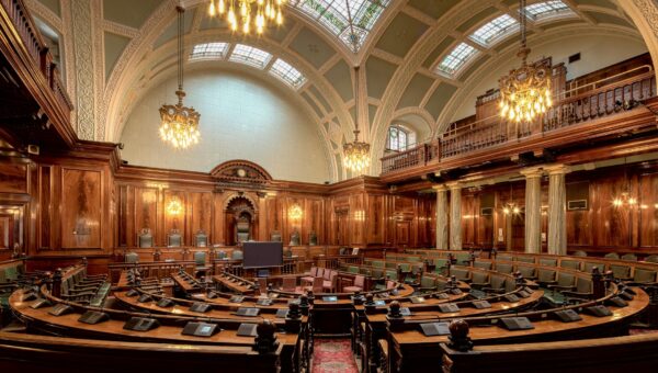 Anthropic Challenges OpenAI-Backed AI Liability Bill in Illinois