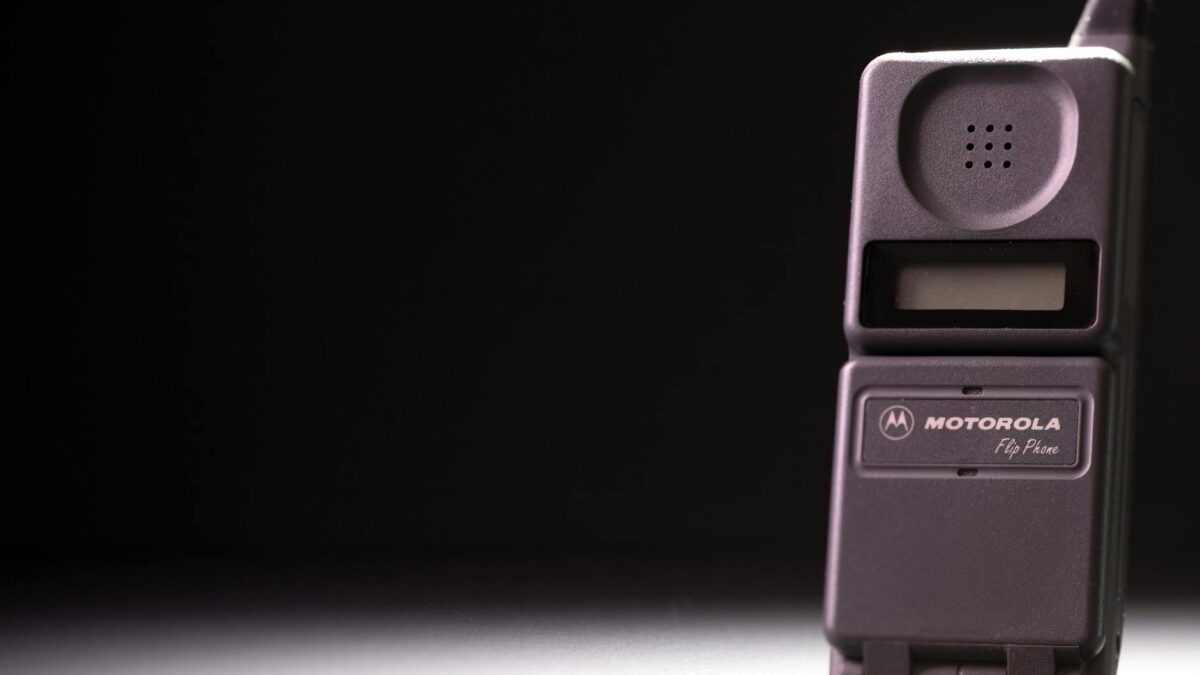 Unlock a Great Deal: Free Bluetooth Trackers and Earbuds with Motorola Phone