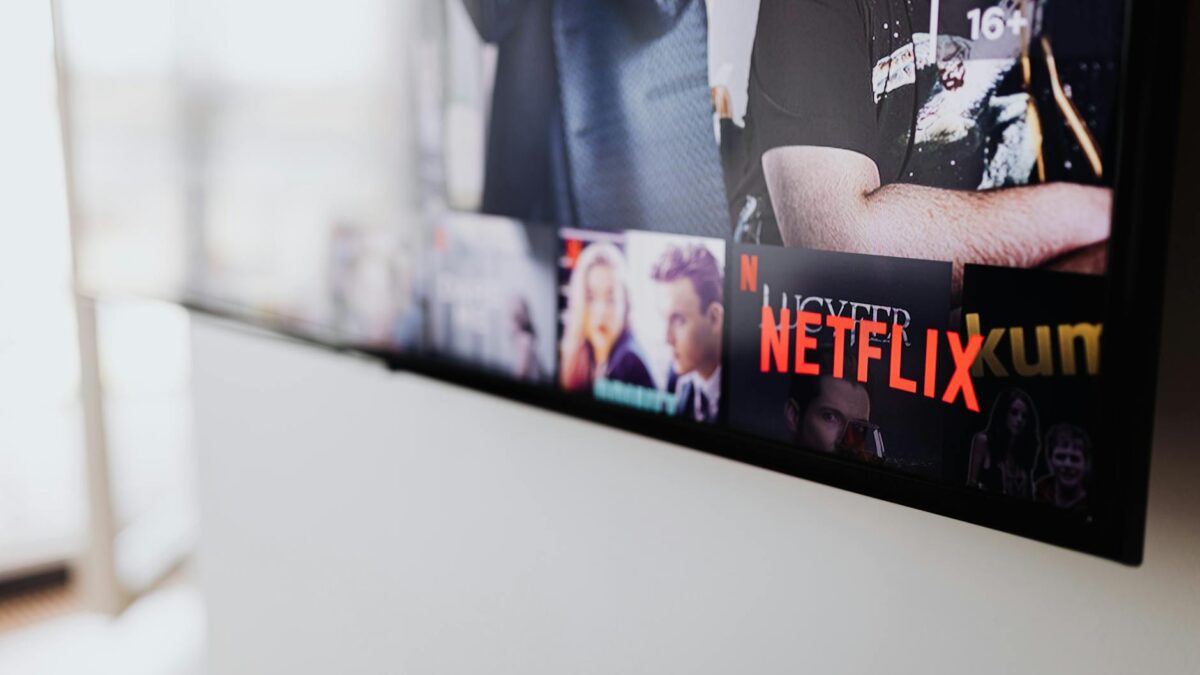 Netflix Faces Challenges as Reed Hastings Steps Down Amid Forecast Dip